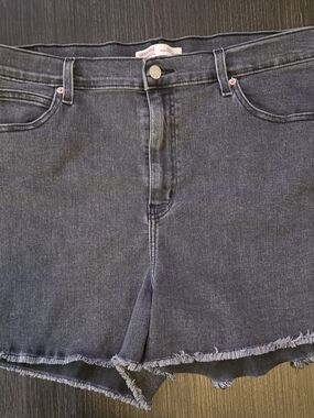 Signature by Levi Strauss Black Wash High-Rise Denim Shorts Plus